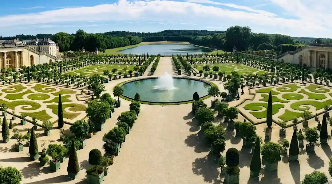 Giverny and Versailles Small Group Day Trip